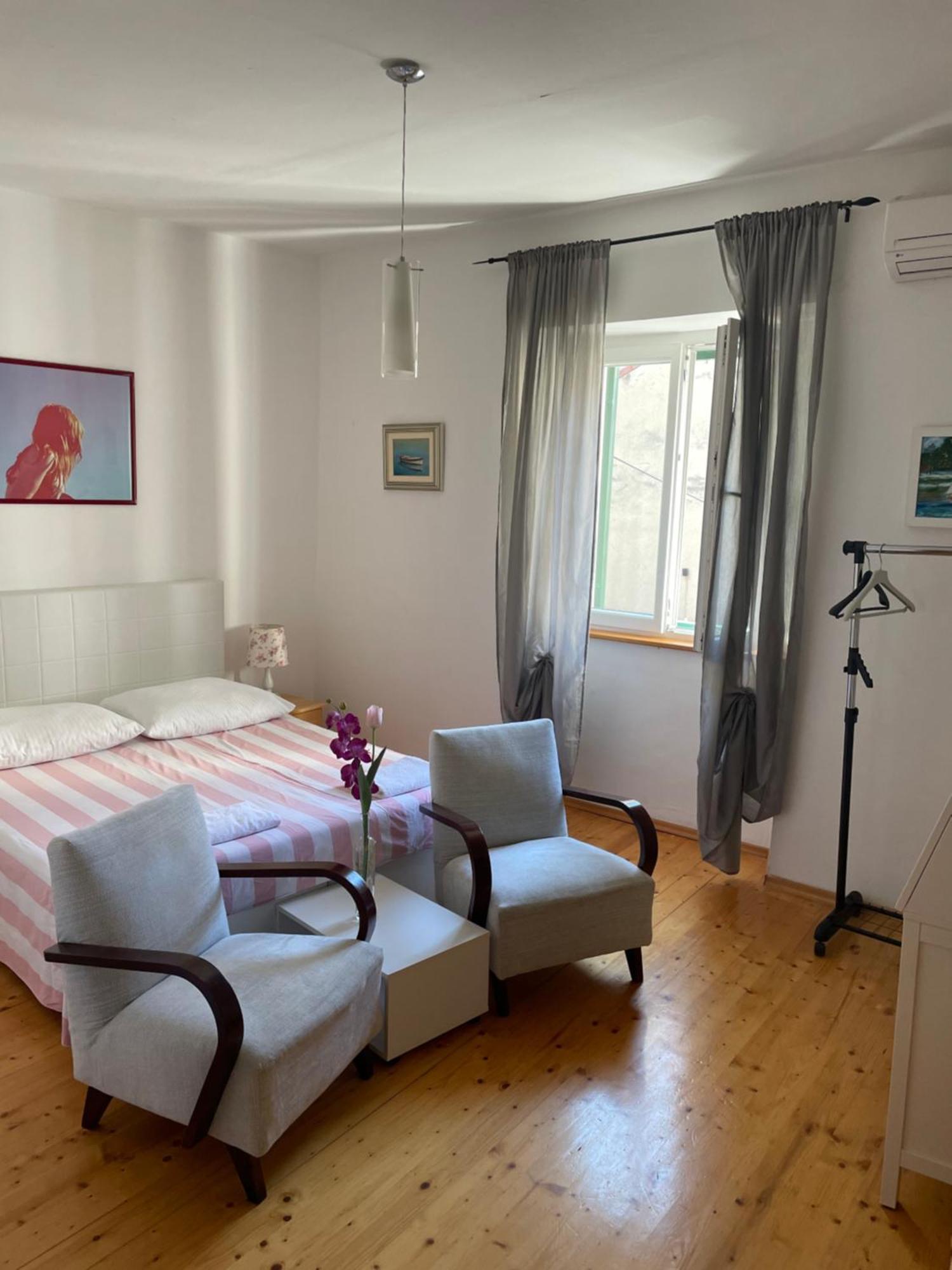 Apartments And Rooms Ille Шибеник Экстерьер фото