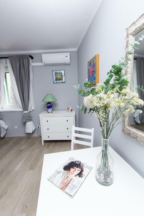 Apartments And Rooms Ille Шибеник Экстерьер фото