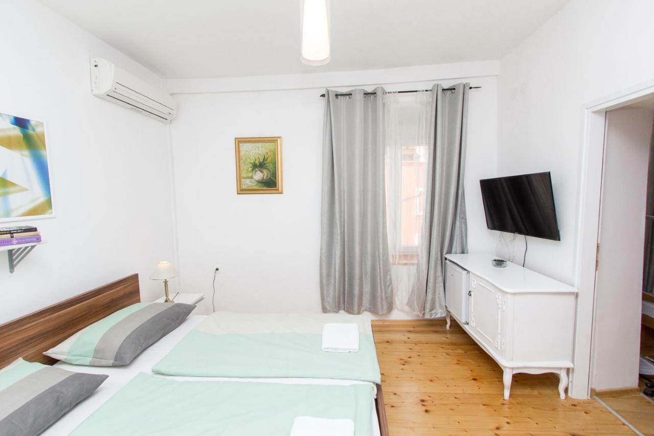 Apartments And Rooms Ille Шибеник Экстерьер фото