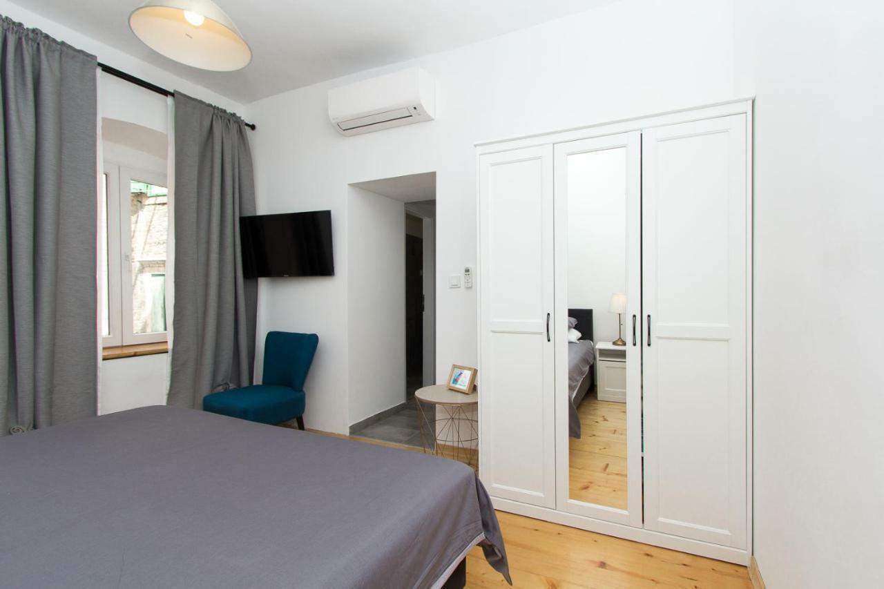 Apartments And Rooms Ille Шибеник Экстерьер фото